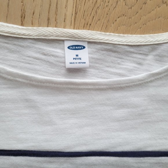 Old Navy Boat Neck Knit - White with Navy Blue Stripe - New - no tags - … - Picture 4 of 8